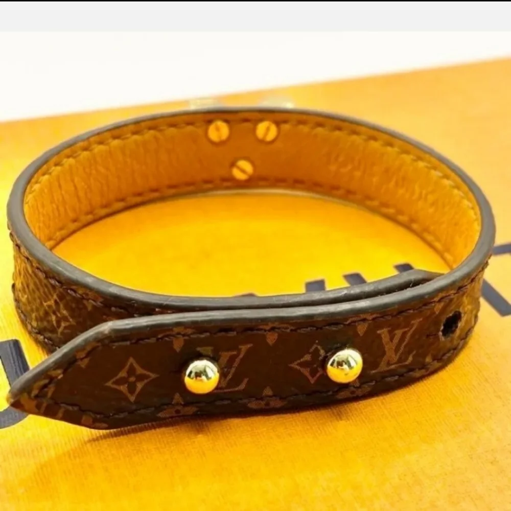 Sunning NWOT Luxury Louis Vuitton ✨️ Statement Bracelet 👌 - Picture 2 of 9